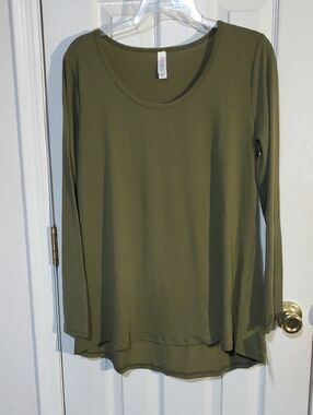 NWT Lularoe Lynnae Olive Green Long Sleeve Top